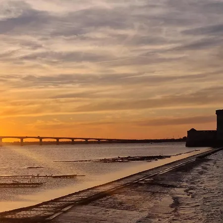 2 Bedroom Awesome In Apartament