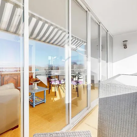 2 Bedroom Stunning In * Royan
